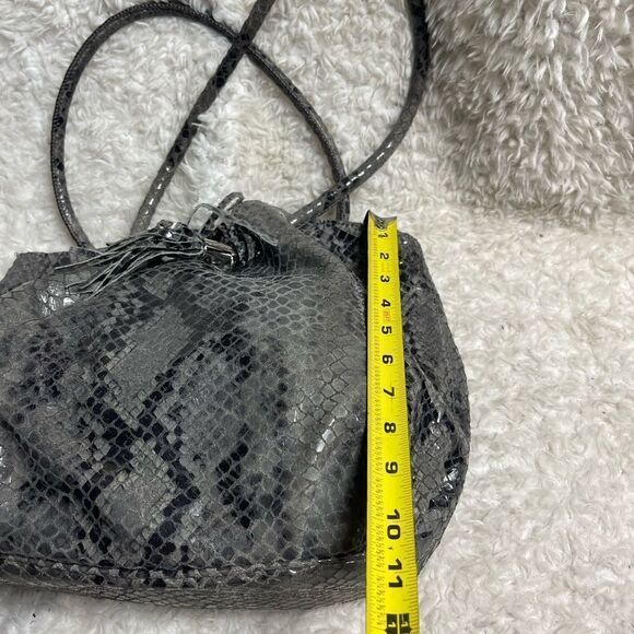 Michael Kors snake skin prints shades of gray shoulder bag silver tone hardwares - Picture 9 of 14